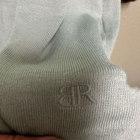 Banana republic mint green vneck sweater top - Picture 5 of 5